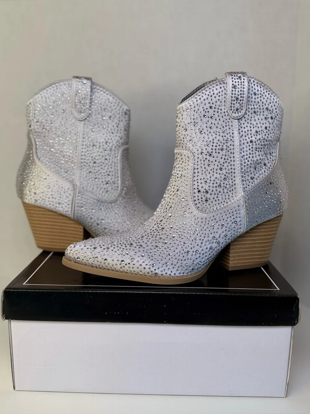 Qupid Silver Sparkle Leslie Rhinestone Western Boots Womens Size 7 Festival Boho